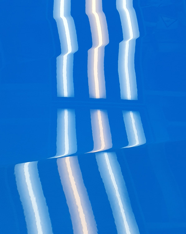 Reflective image for surface inspection with OLIGO luminaires